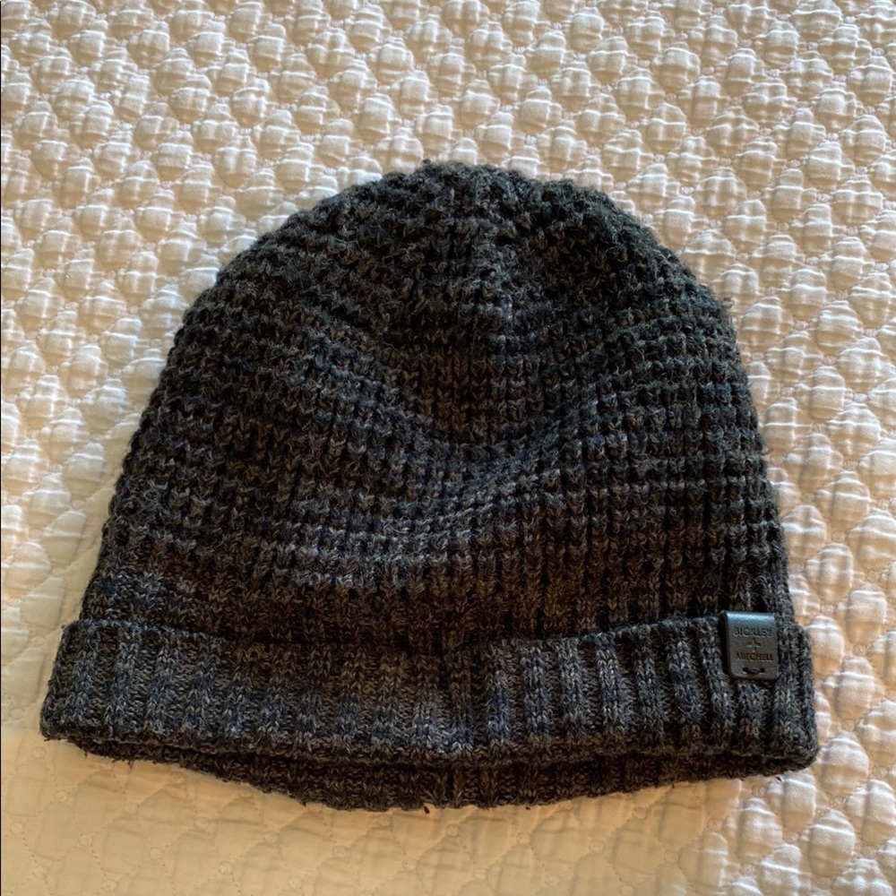 Bickley + Mitchell Black Insulated Knit Beanie